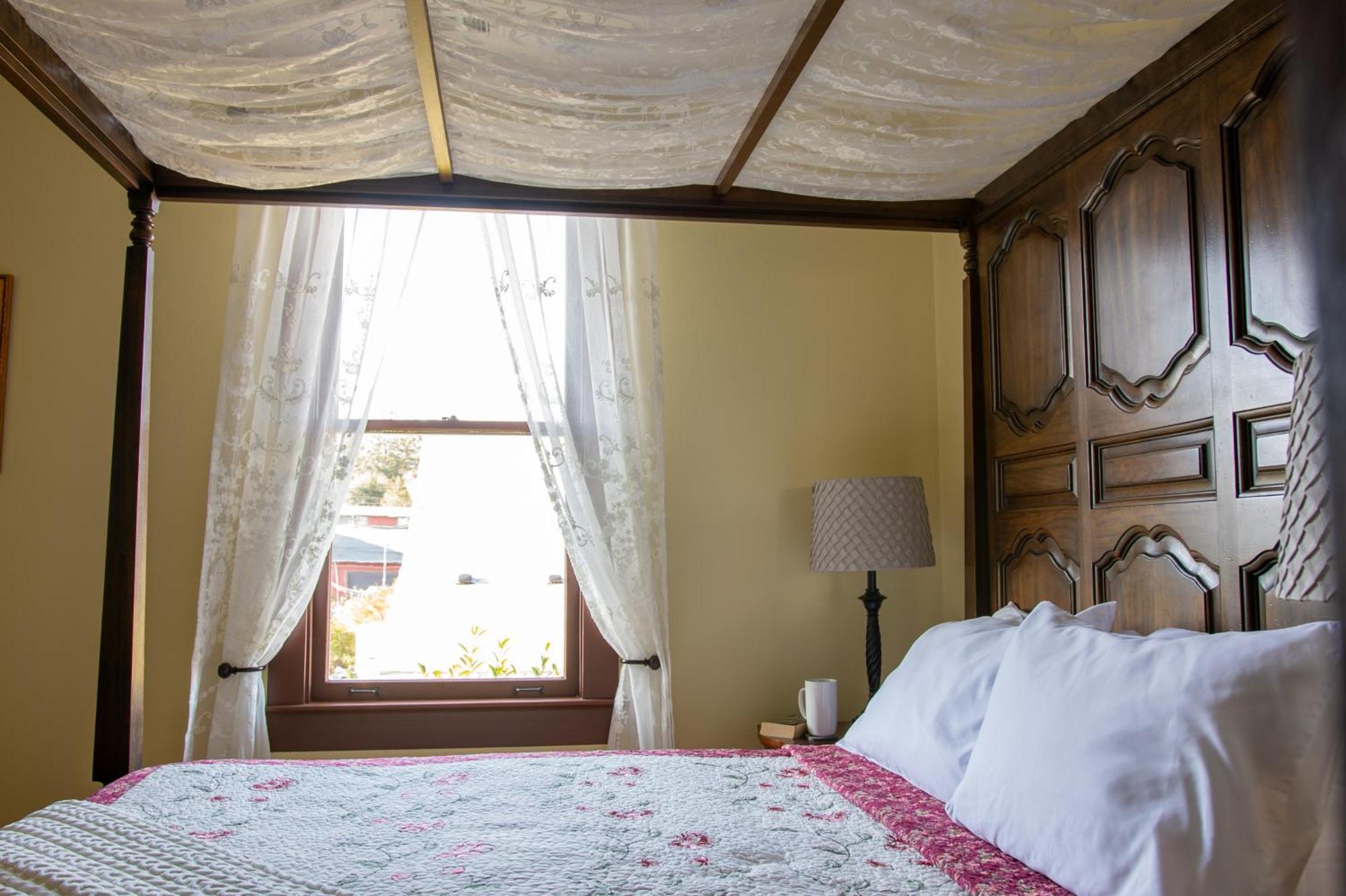 The Pearl Inn Bed And Breakfast Ilwaco Exteriör bild