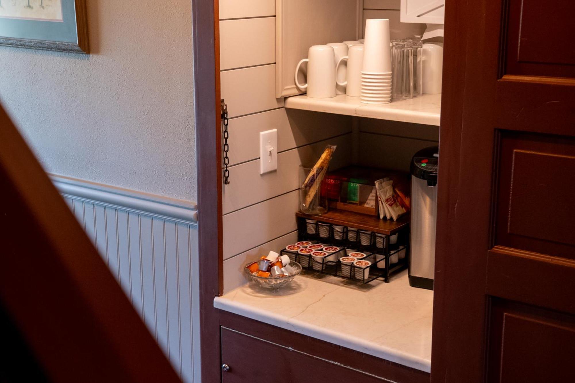 The Pearl Inn Bed And Breakfast Ilwaco Exteriör bild