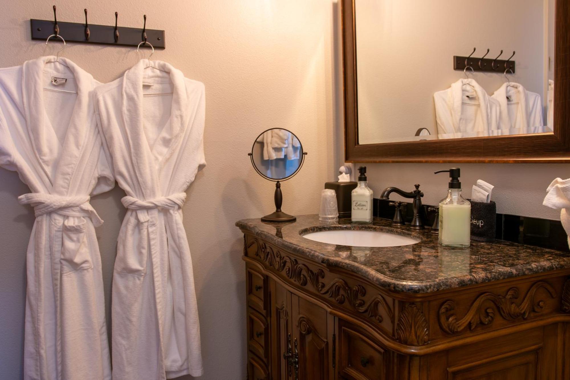 The Pearl Inn Bed And Breakfast Ilwaco Exteriör bild
